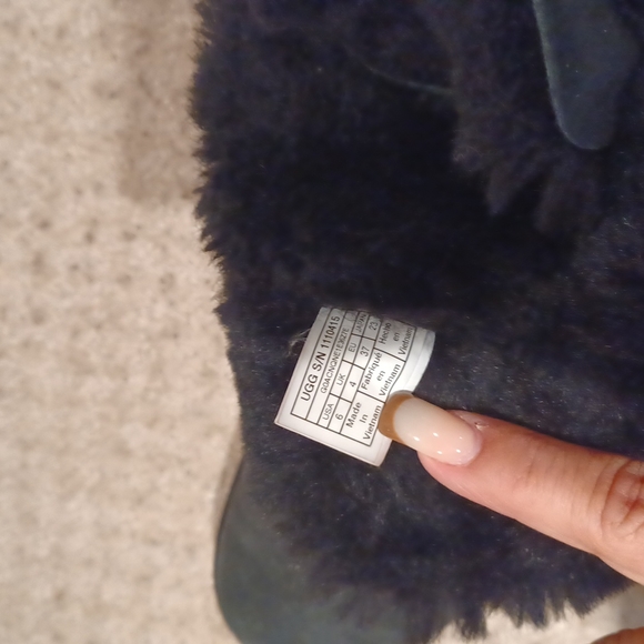 Woman's ugg boots - Picture 7 of 7